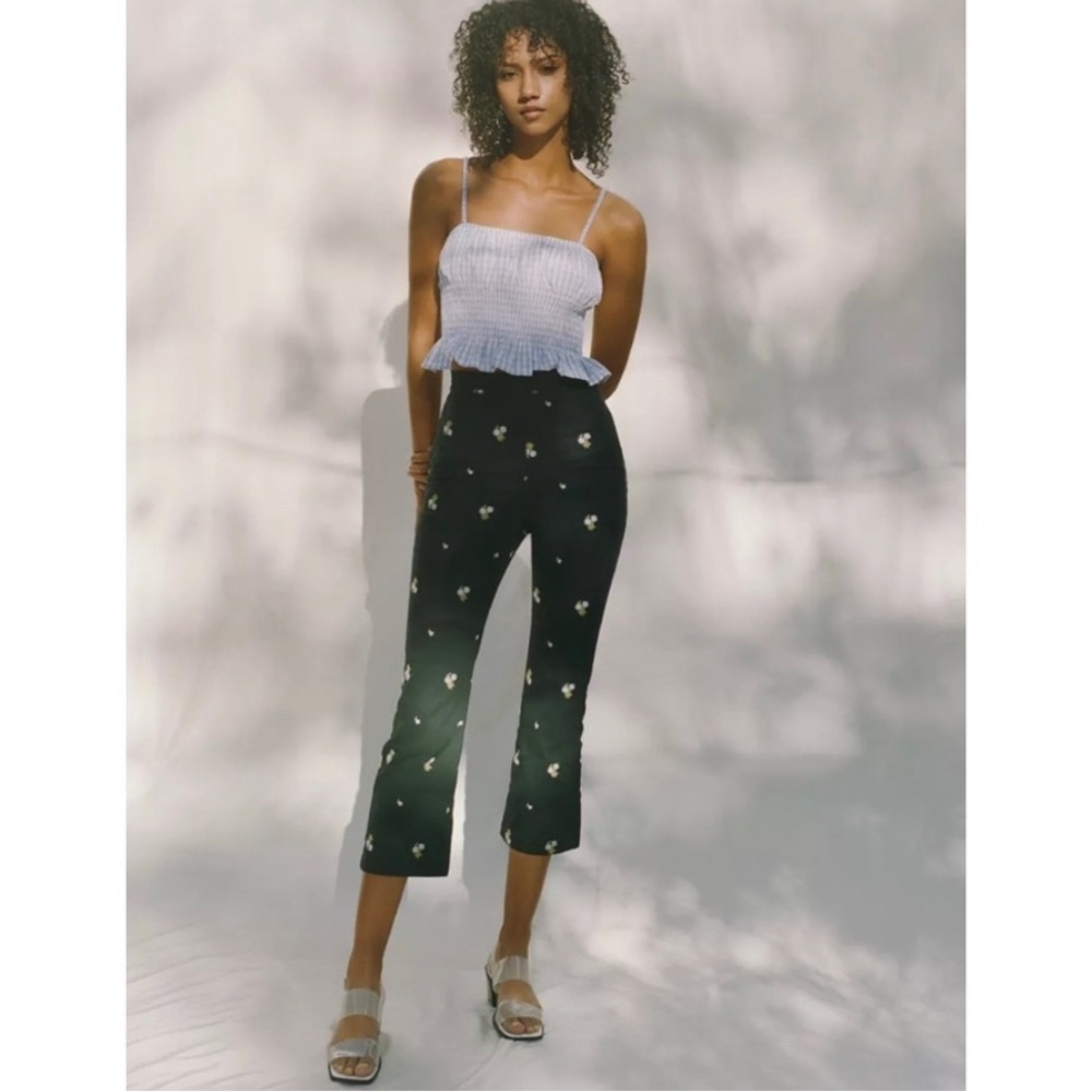 Urban Outfitters Daisy Embroidered Kick Flare Pants. Size M